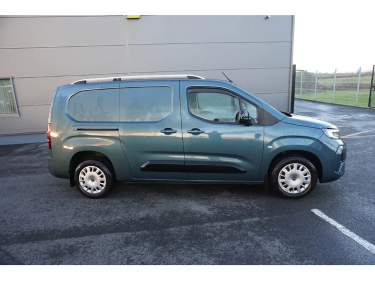 Opel Combo SPORT L2H1-1.5 100PS DIE-6 - Image 2