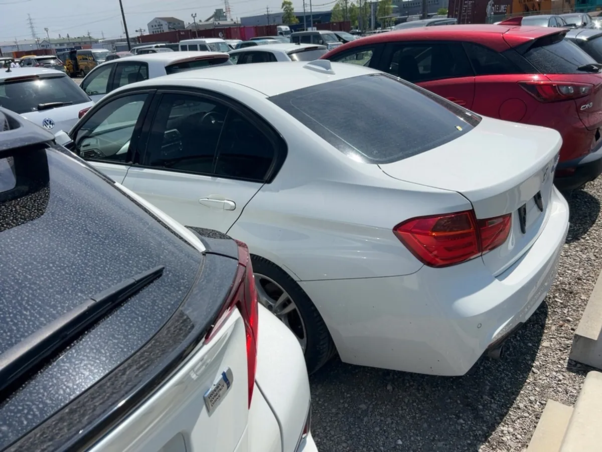 BMW 3-Series 320D M-SPORT SALOON 2.0 DIESEL AUTOMA - Image 2