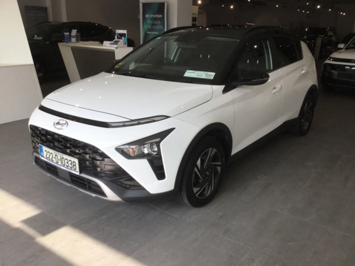 Hyundai Bayon EXECUTIVE ** BLACK ROOF ** - Image 3