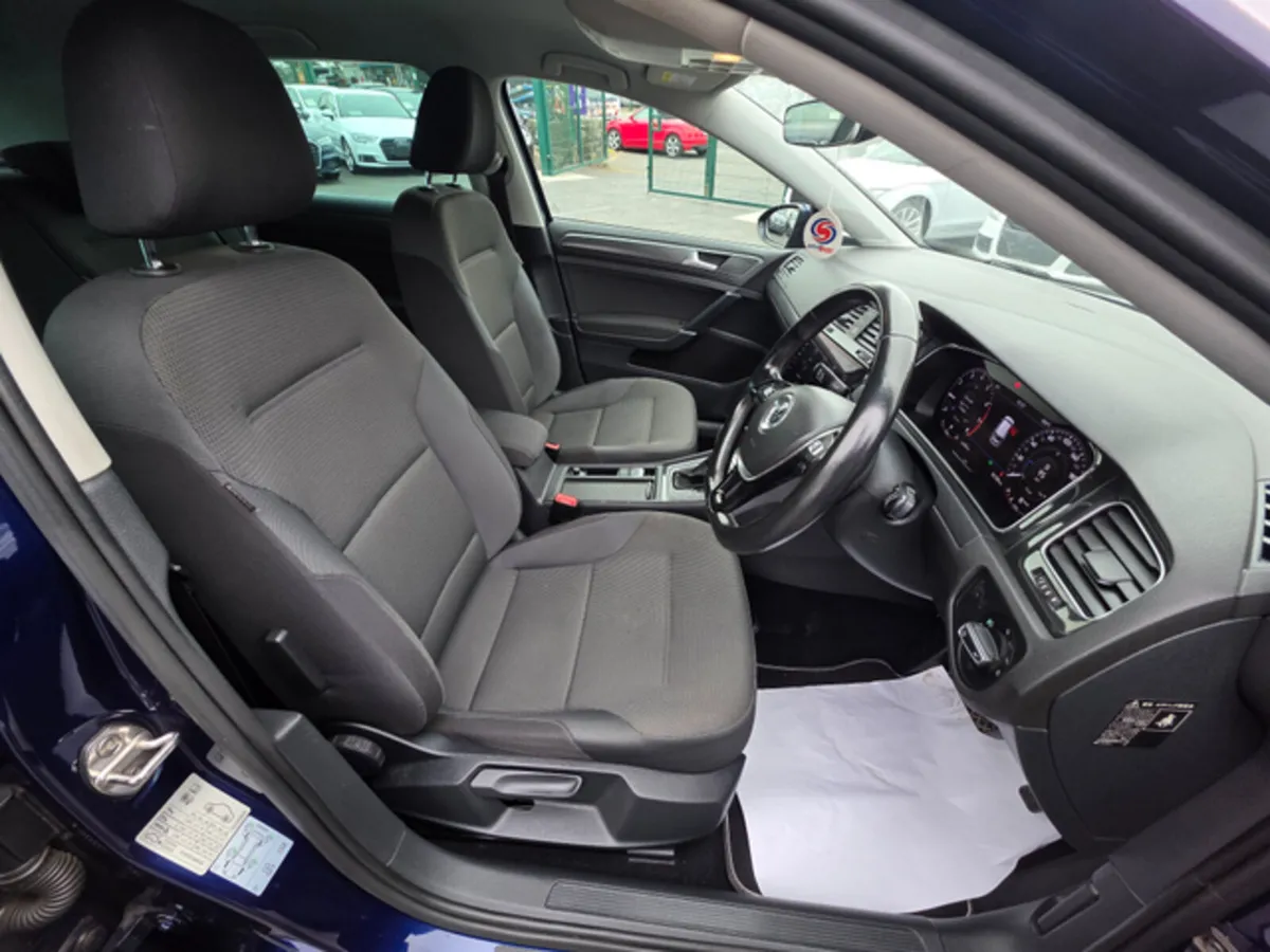 Volkswagen Golf 1.2 TSI VIRTUAL DASH - CARPLAY - A - Image 3