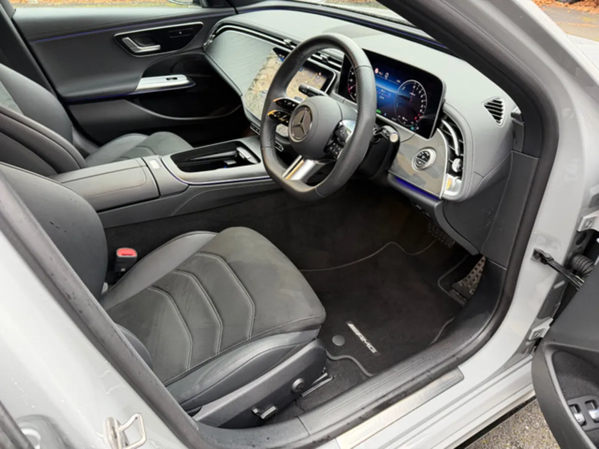 Mercedes-Benz E-Class STUNNING LOOKING URBAN EDITI - Image 4