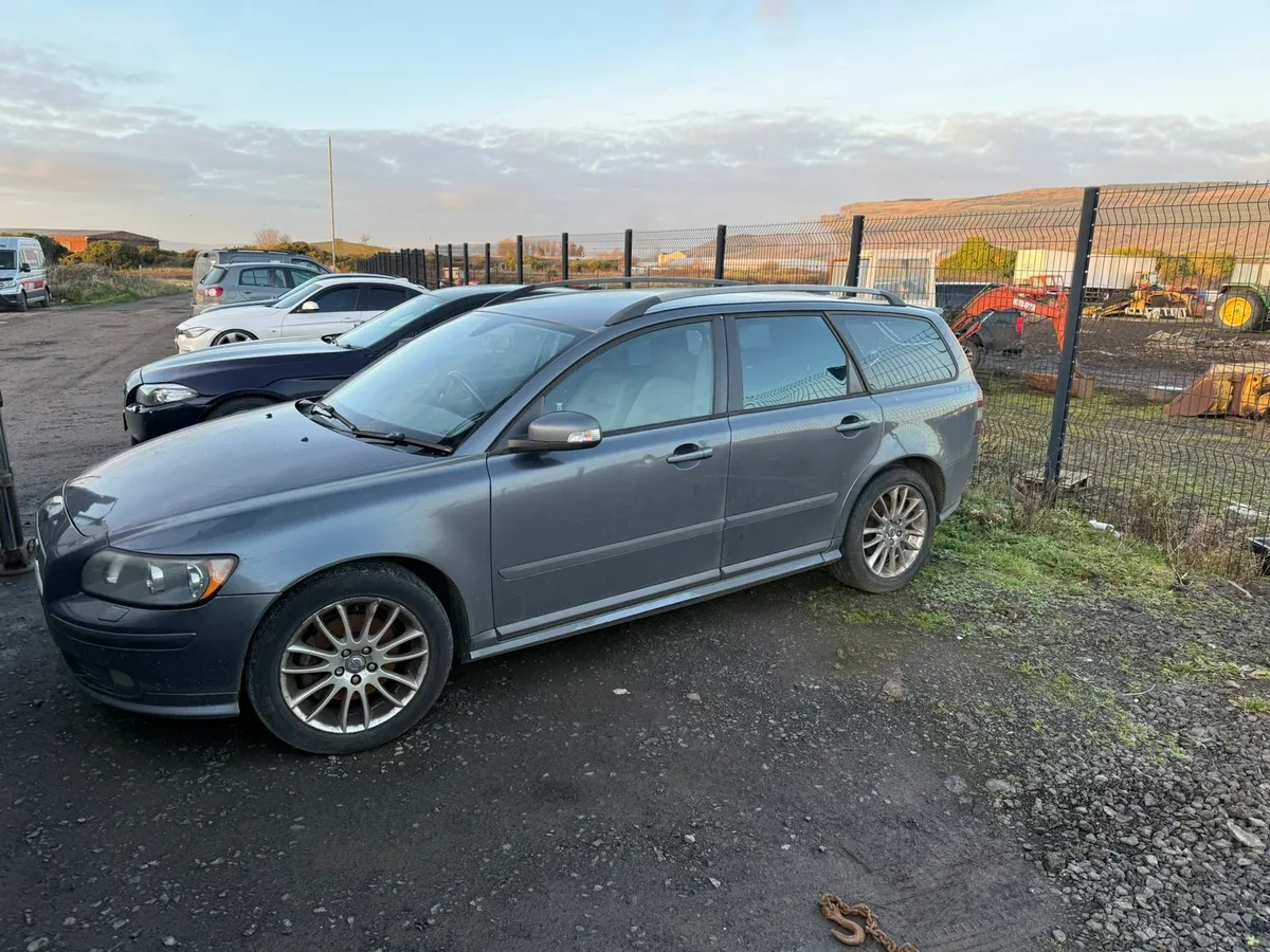 Volvo v50 car - Image 1