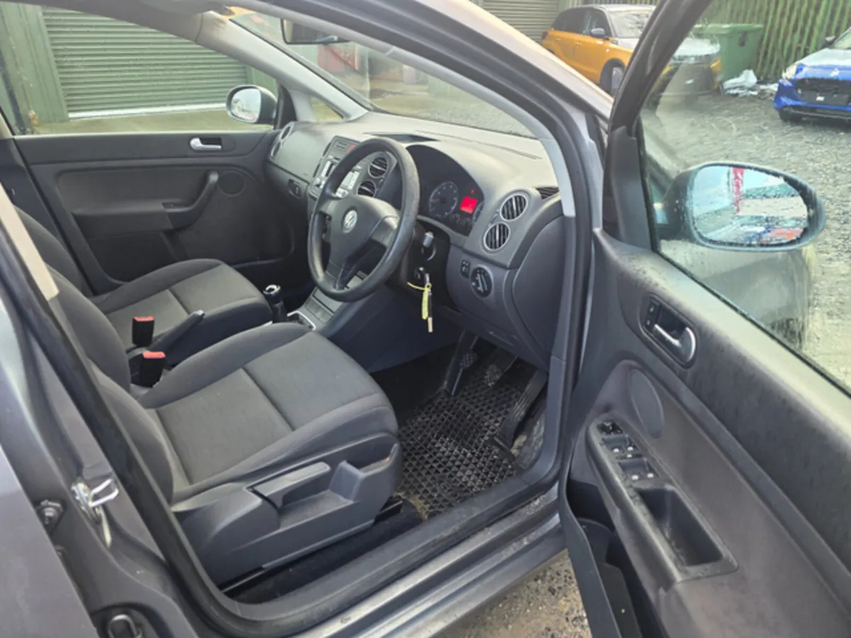 Volkswagen Golf Plus 1.4 80 BHP 5DR 80BHP - Image 3