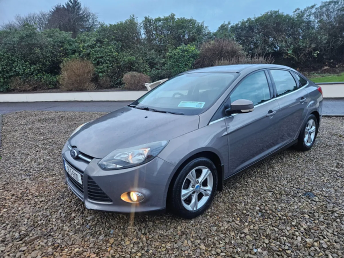 Ford Focus ZETEC 1.6 TDCI 95PS 4DR - Image 3