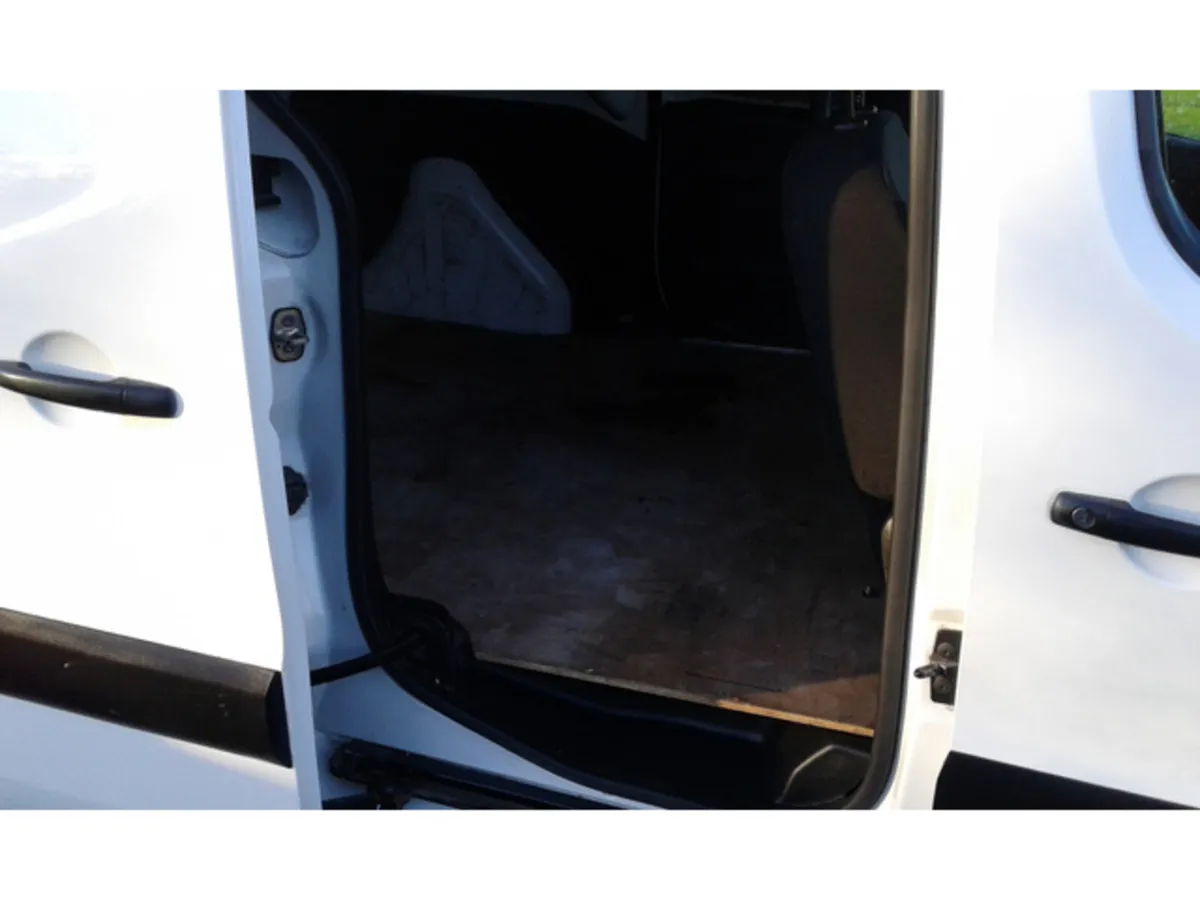 Peugeot Partner ACCESS 1.6 BLUE HDI 10 100 LONG B - Image 4