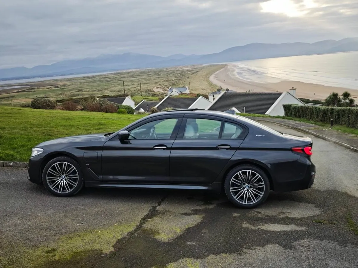 2017 BMW 530e | 39k km | 2-Year Warranty - Image 3