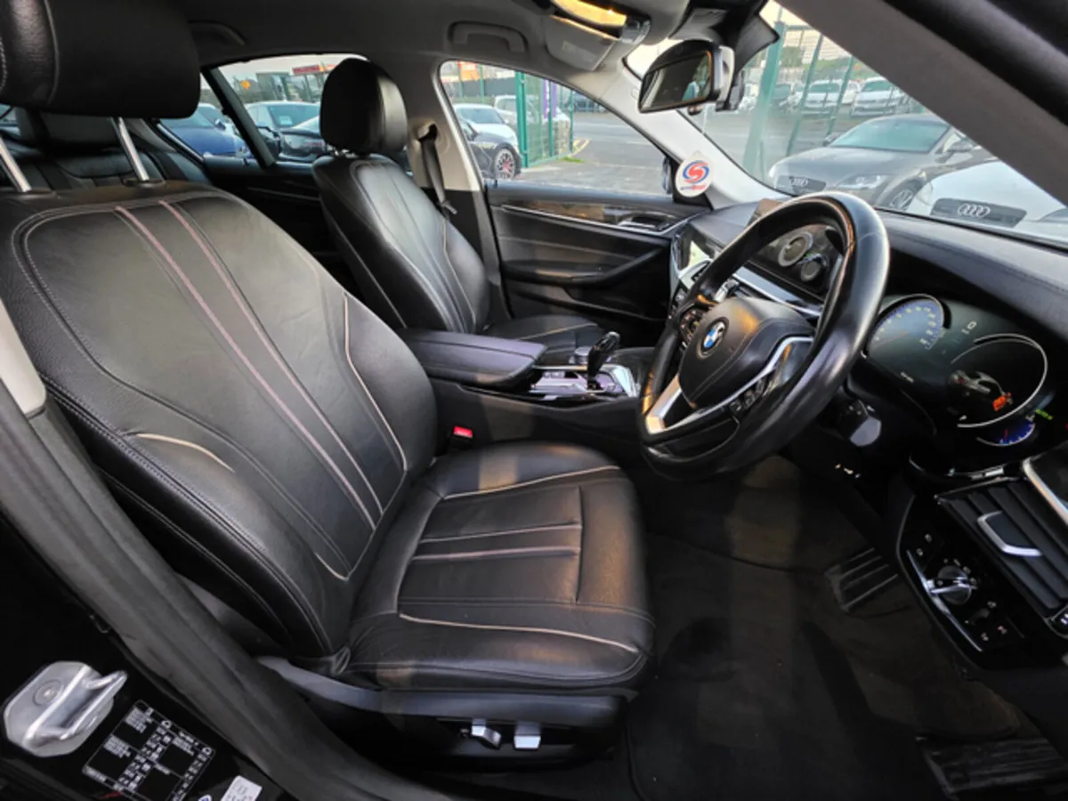 BMW 5-Series ( 172 REG ) 523D LUXURY UPGRADED PACK - Image 3