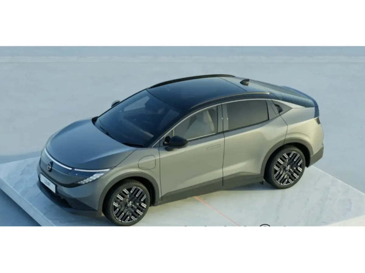 Nissan Leaf 2026 New Model  77 kWh EVOLVE 2Tone - Image 4