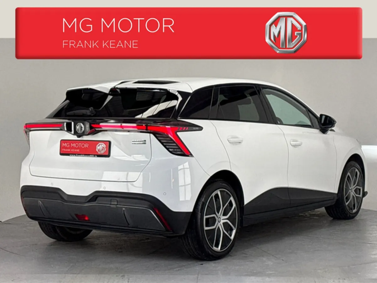 MG 4 EXCLUSIVE **HALF LEATHER HEATED SEATS**HEATED - Image 4