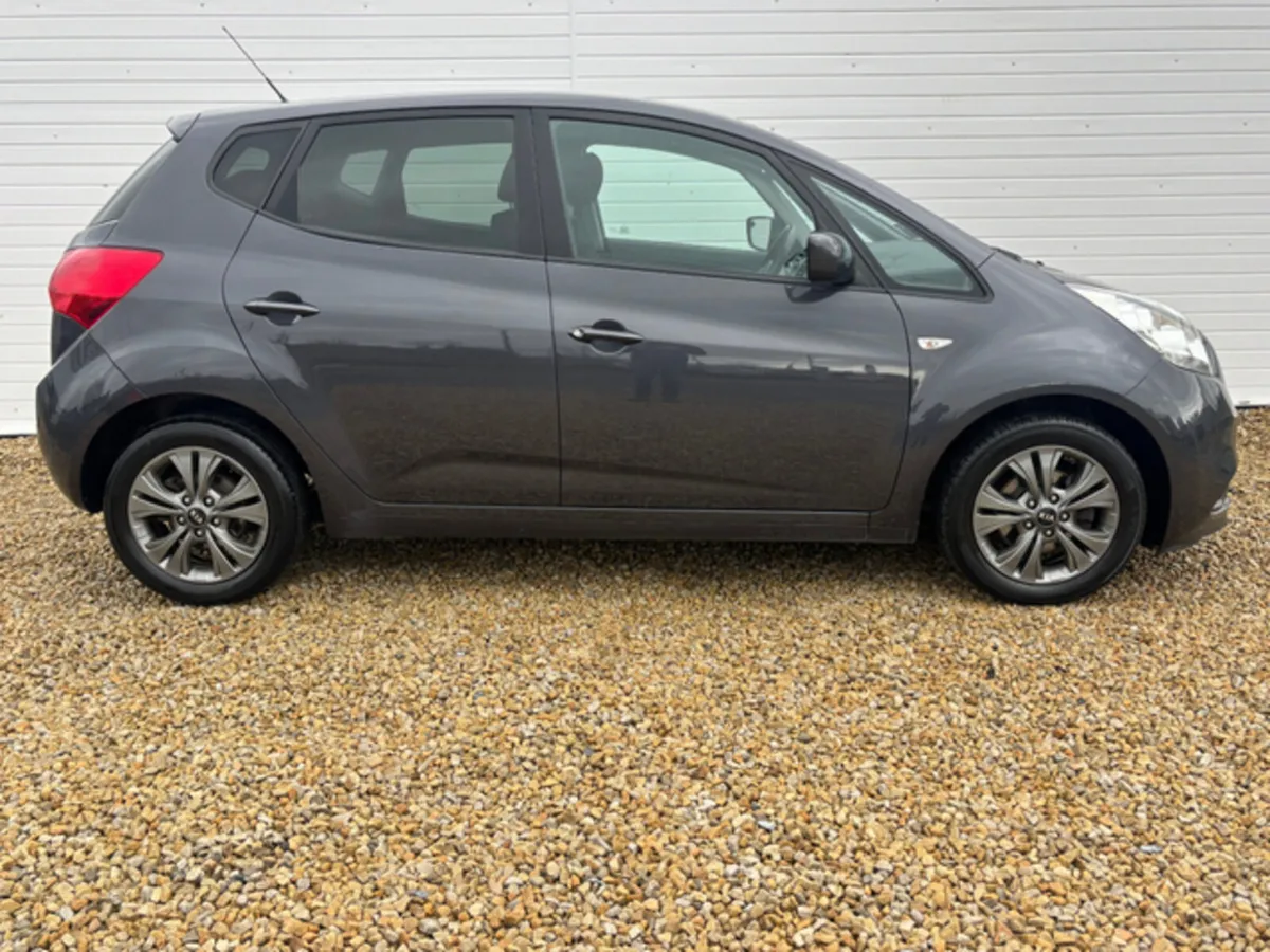 Kia Venga 1.4 ELITE DIESEL 5DR - Image 4
