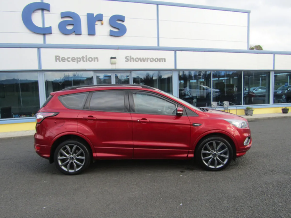 Ford Kuga 1.5 120PS M6 FWD 4DR ST-LINE - Image 3