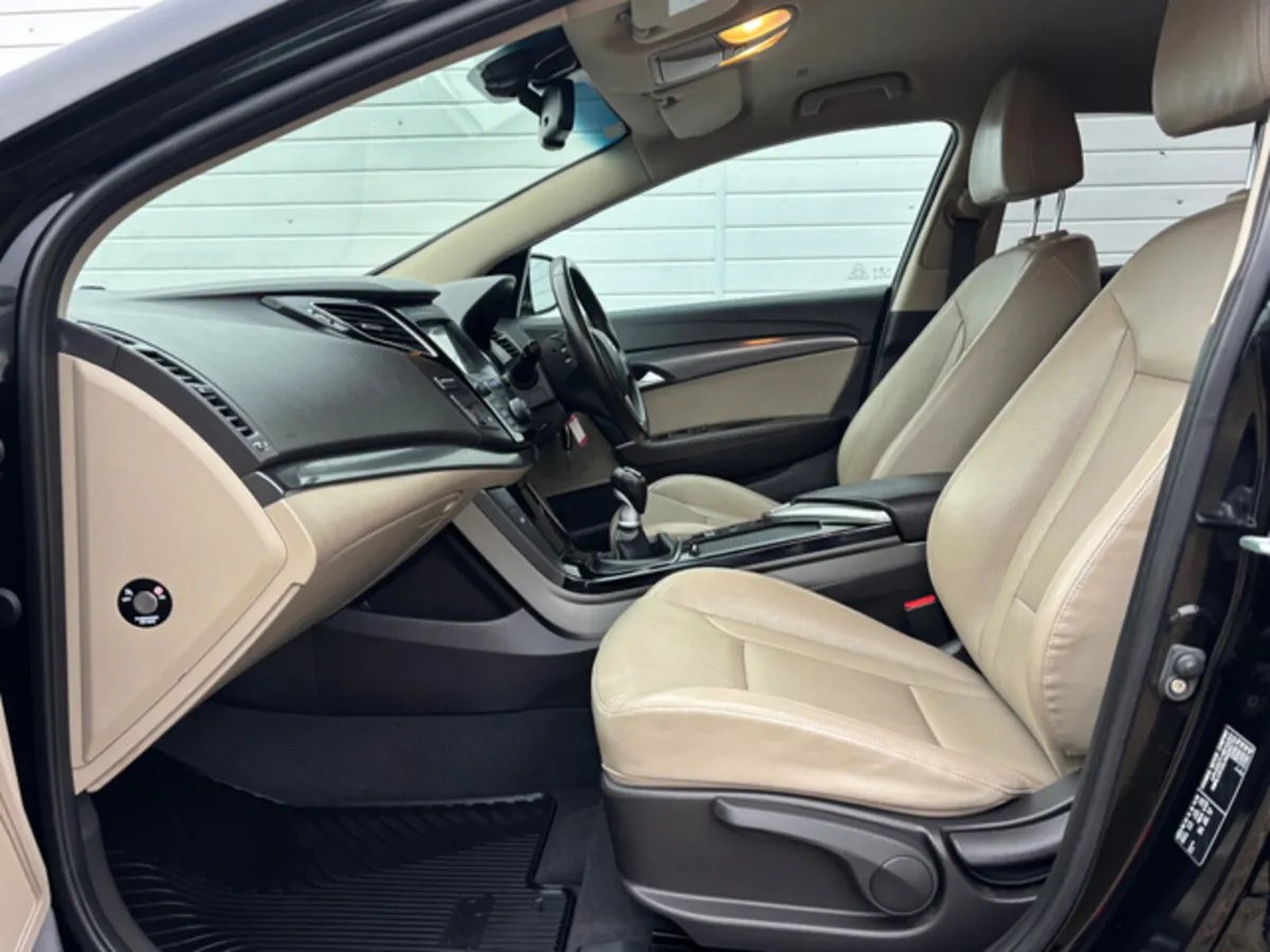 Hyundai i40 EXECUTIVE 4DR - Image 3