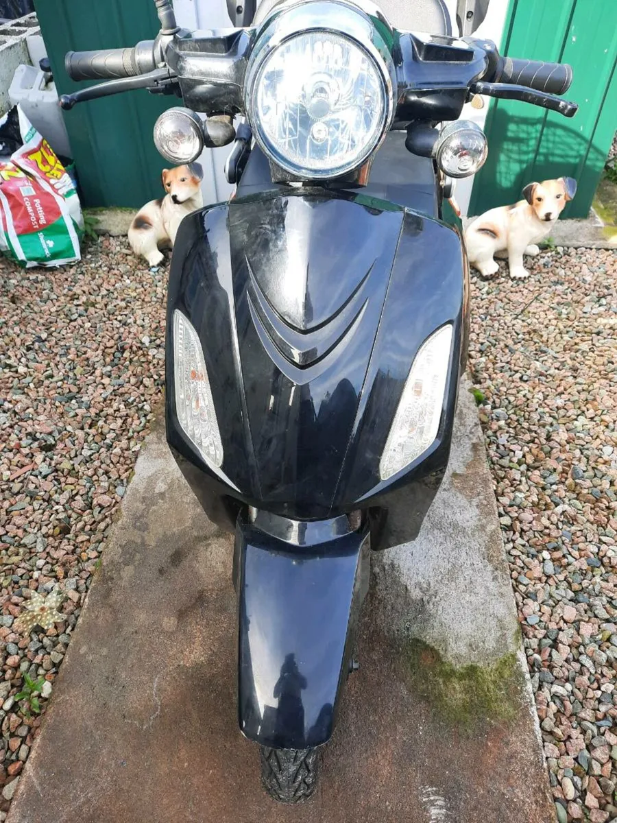 Mobility scooter - Image 1