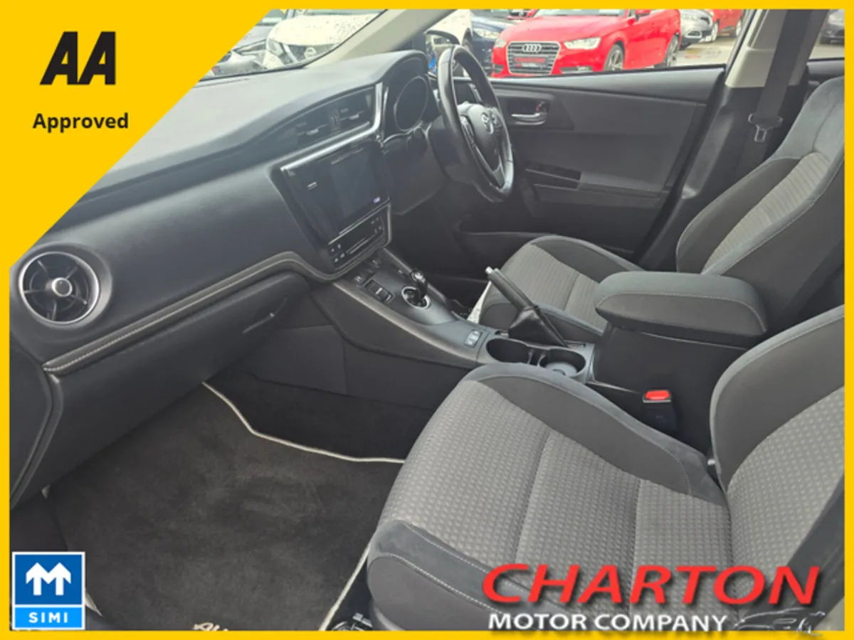Toyota Auris HYBRID LUNA SPORT AUTO 4DR - Image 4