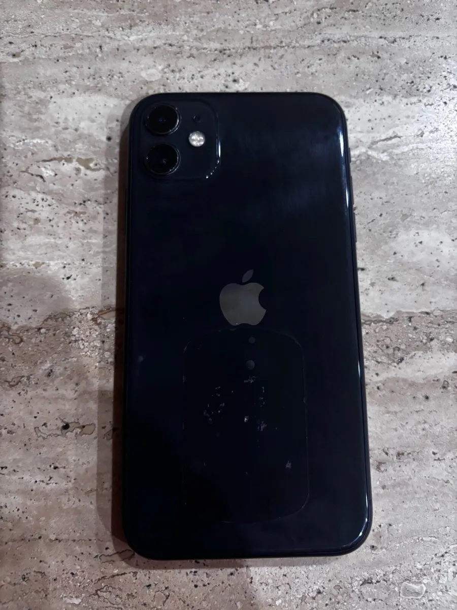 iPhone 11 - Image 1
