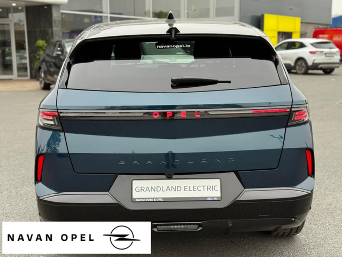 Opel Grandland GS-Line Electric 210Ps 520Km Range - Image 4