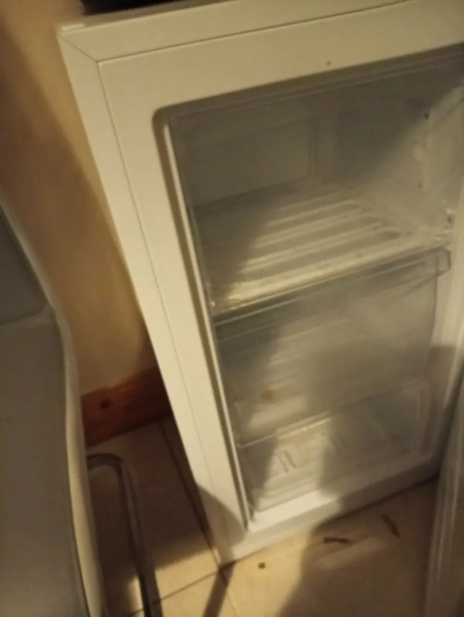 Fridge freezer - Image 2