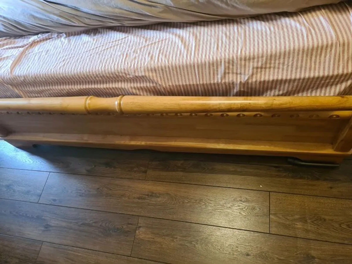 Super king bed with matching lockers - Image 4