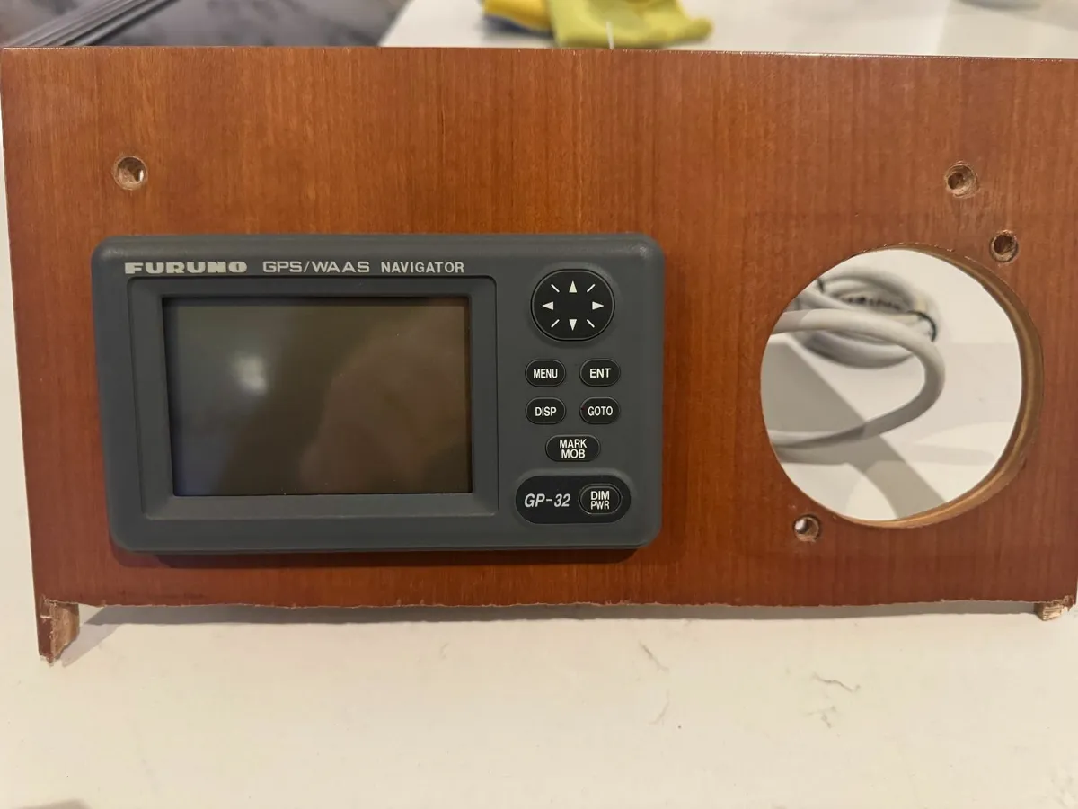 Furuno Gp32 With Waas & Gps by Furuno - Image 2