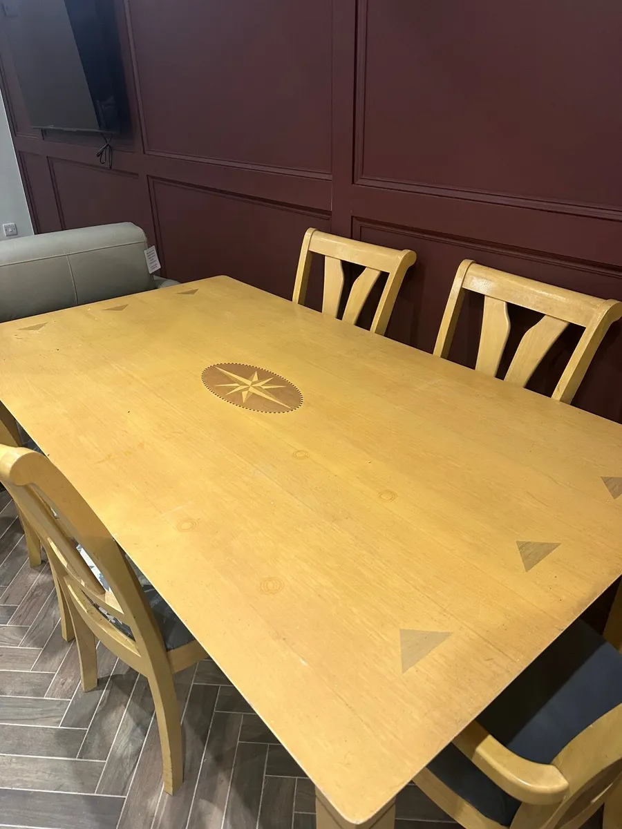 Dining room table and chairs - Image 1