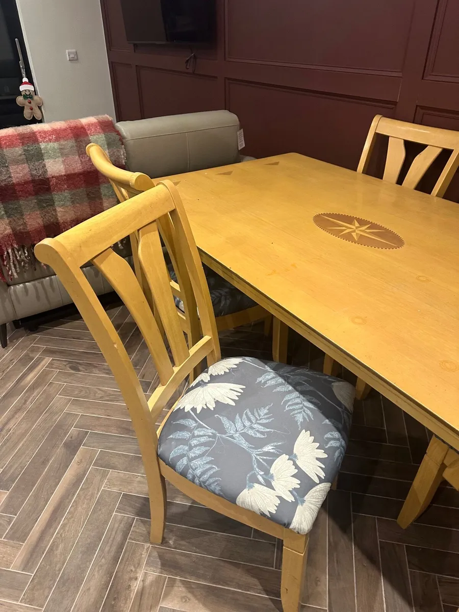 Dining room table and chairs - Image 4