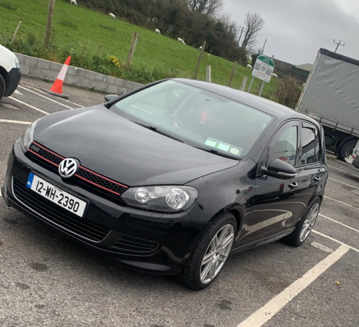 Volkswagon golf - Image 2
