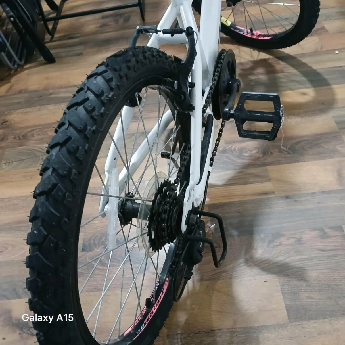 Childs mountain bike - Image 3