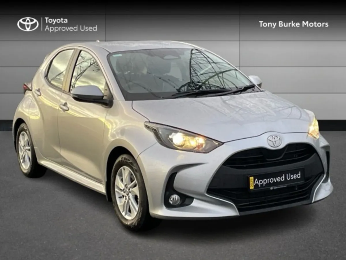 Toyota Yaris - Save EUR 4,655 - Luna - 1.5 Hybrid - Image 1