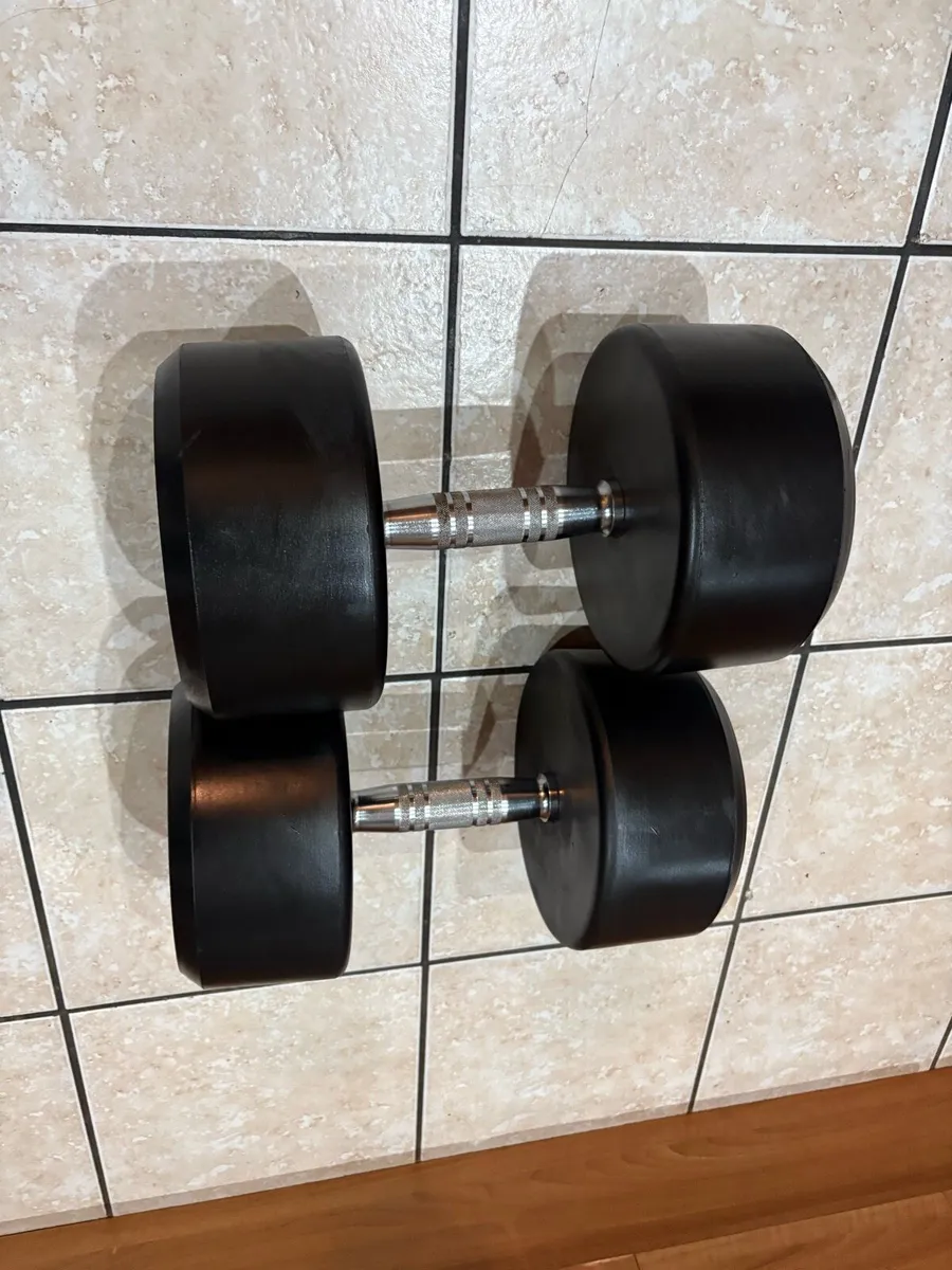 35KG RUBBER DUMBBELLS X 2, SELLING CHEAP 140 EUR0! - Image 2