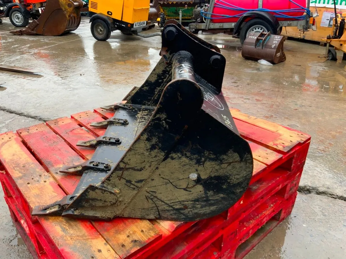 36" DIGGING BUCKET....35mm PINS.........1365t. - Image 4