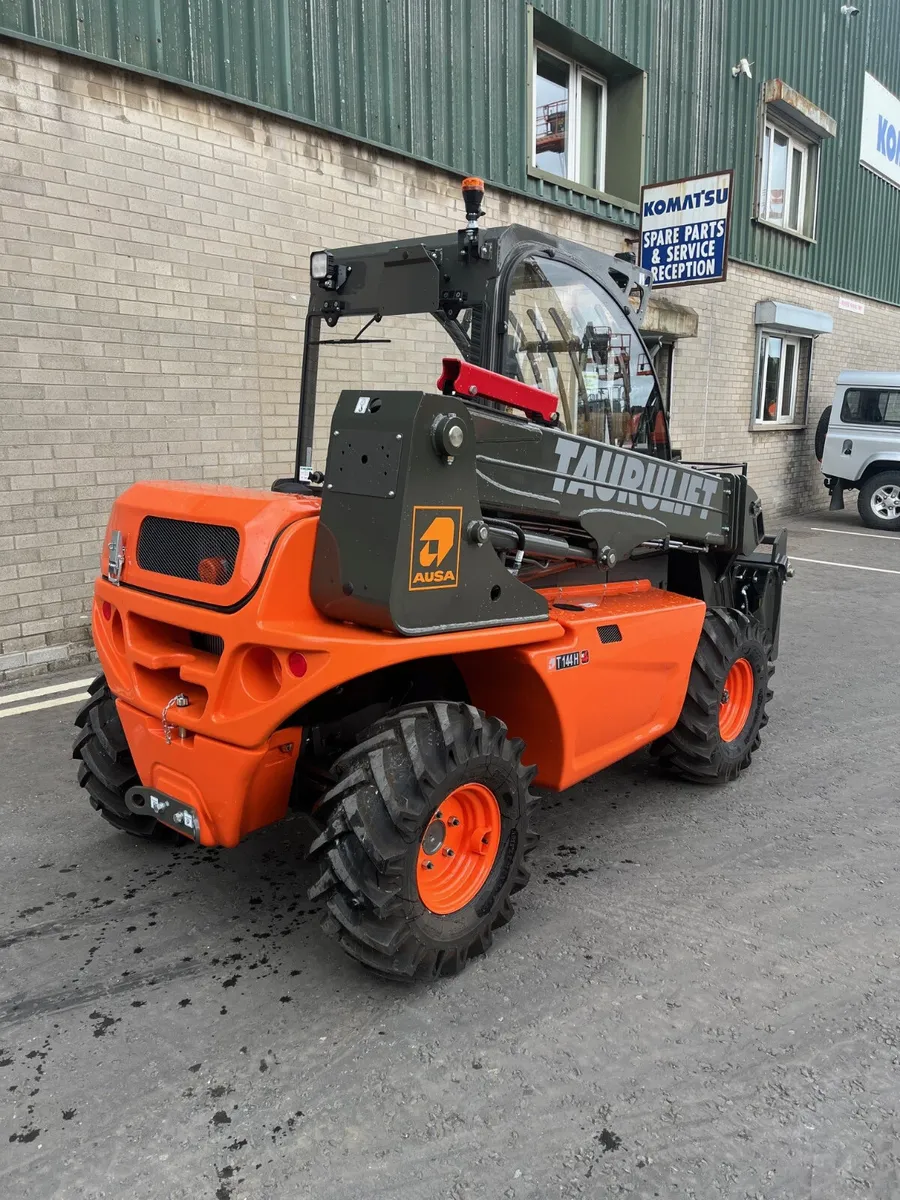 New AUSA T144H Compact Telehandlers - Image 3
