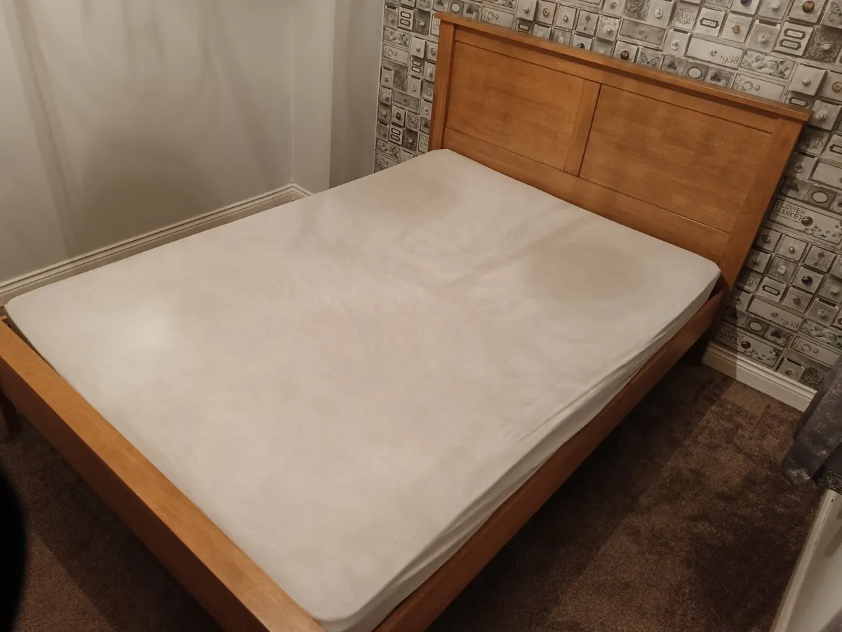 Double bed + mattress - Image 2