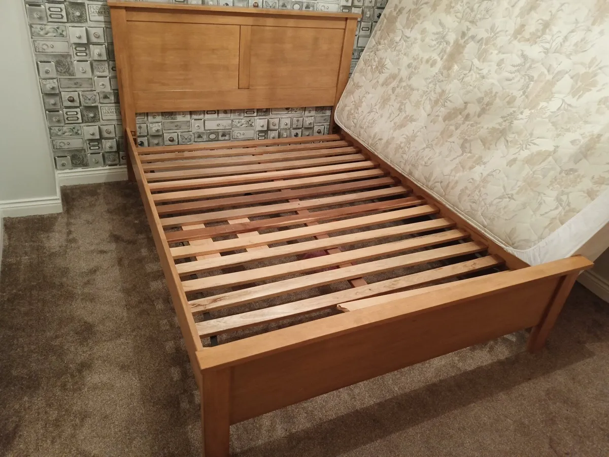 Double bed + mattress - Image 3