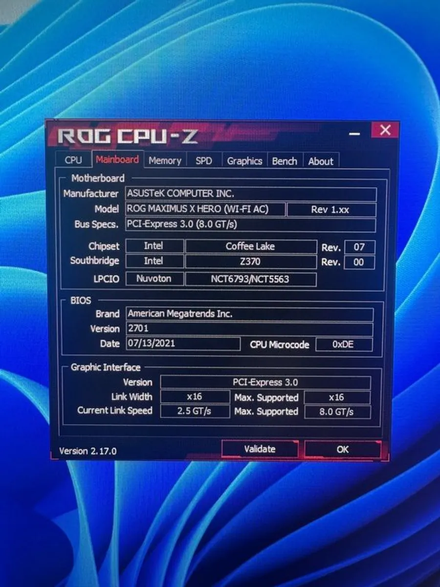 Gaming PC with premium peripherals. - Image 3