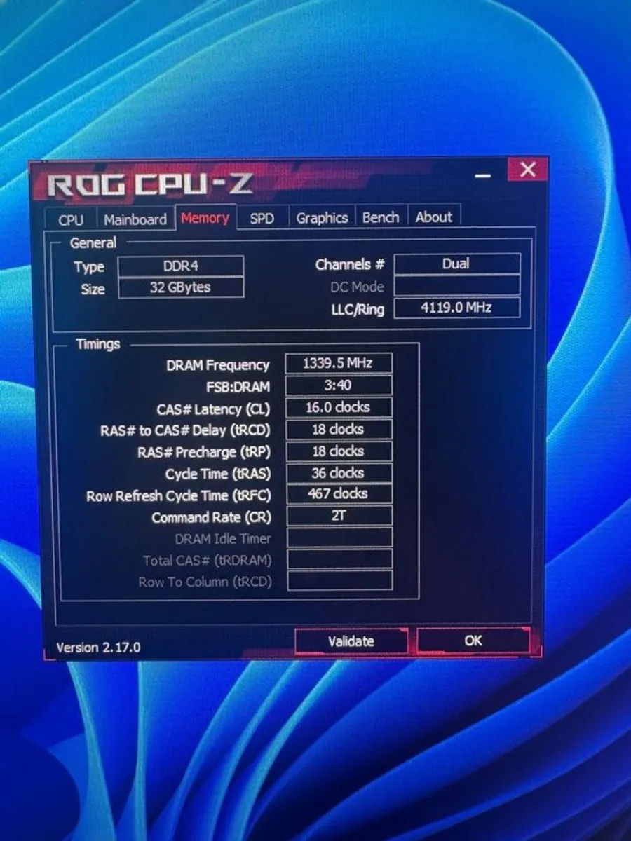 Gaming PC with premium peripherals. - Image 4