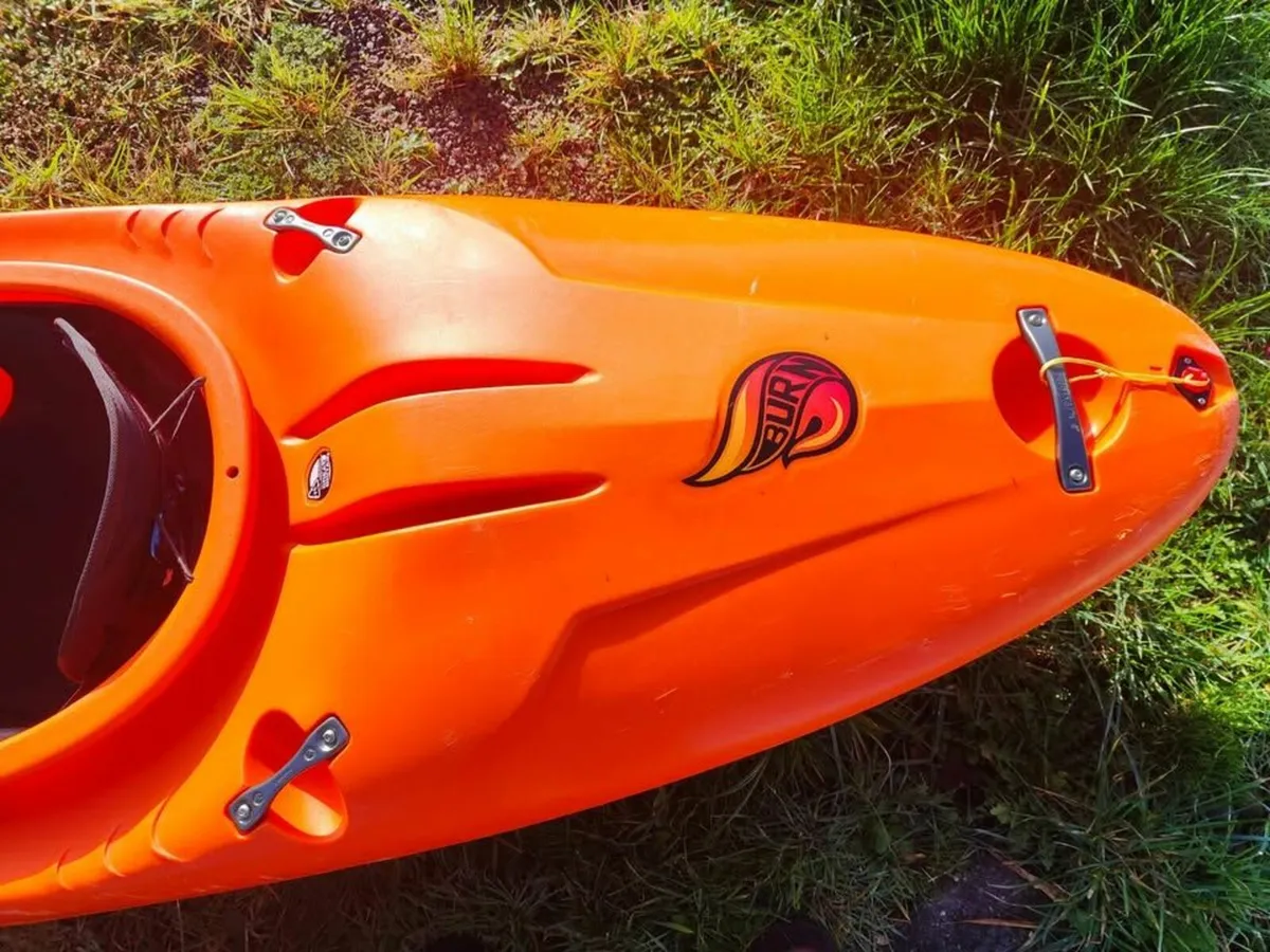 Pyranha Burn III kayak (Large) - Image 1