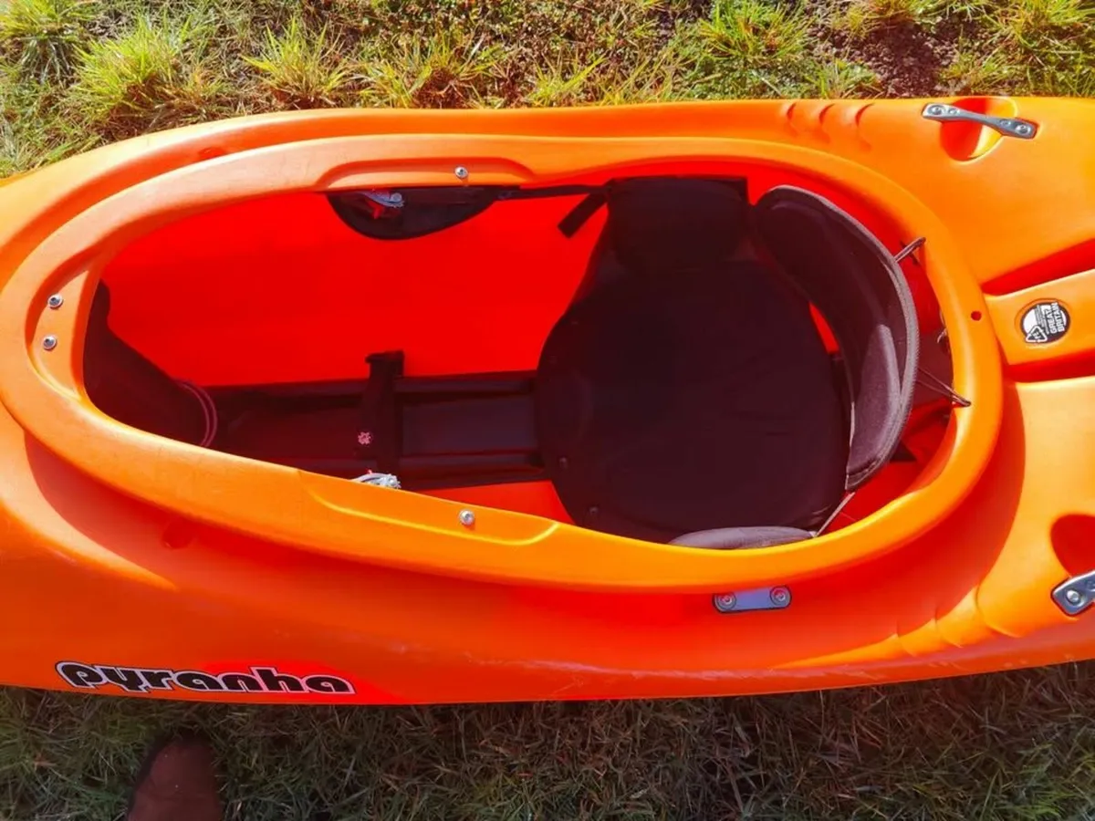 Pyranha Burn III kayak (Large) - Image 3