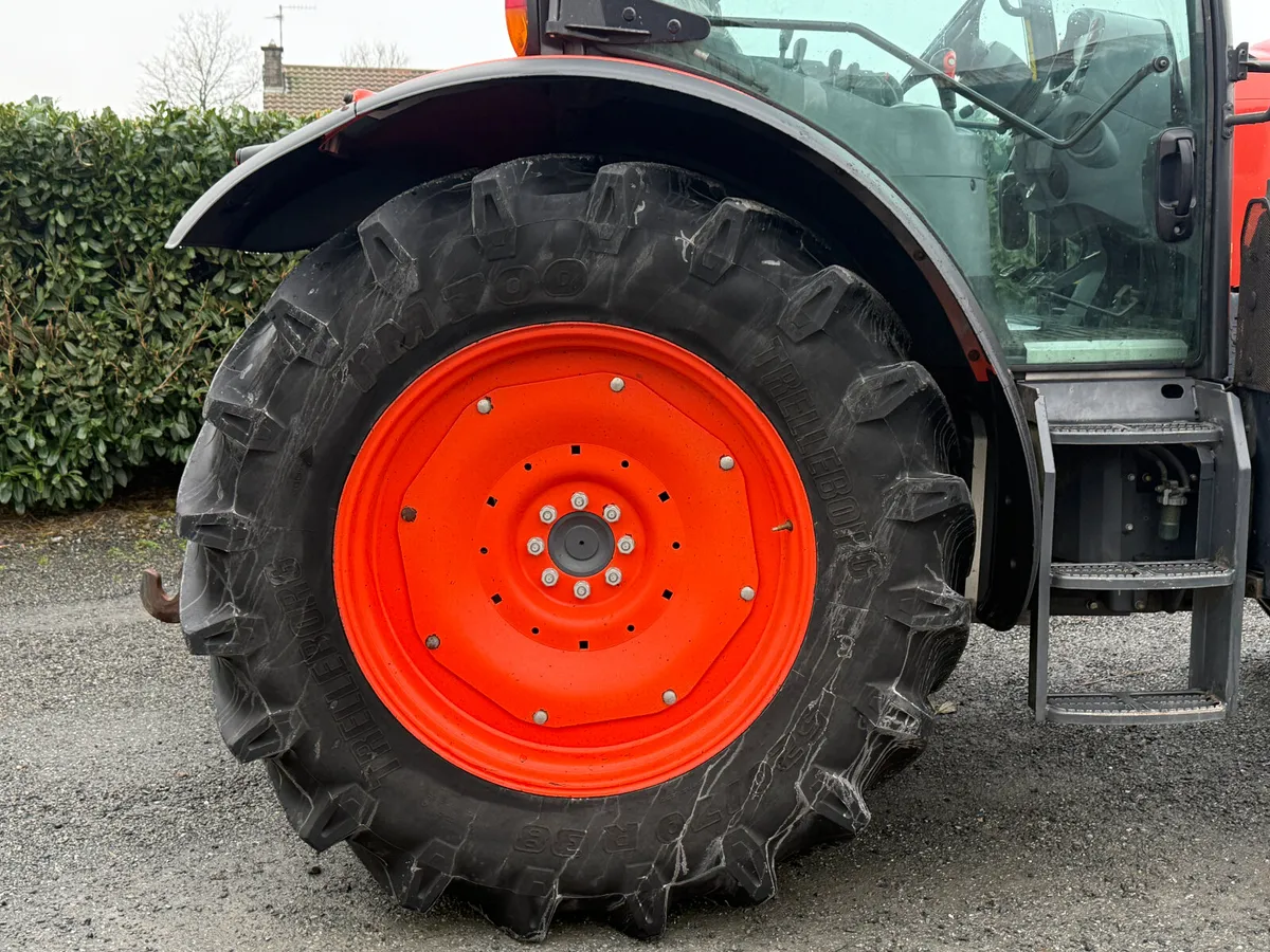 Kubota M135GX-III - Image 4