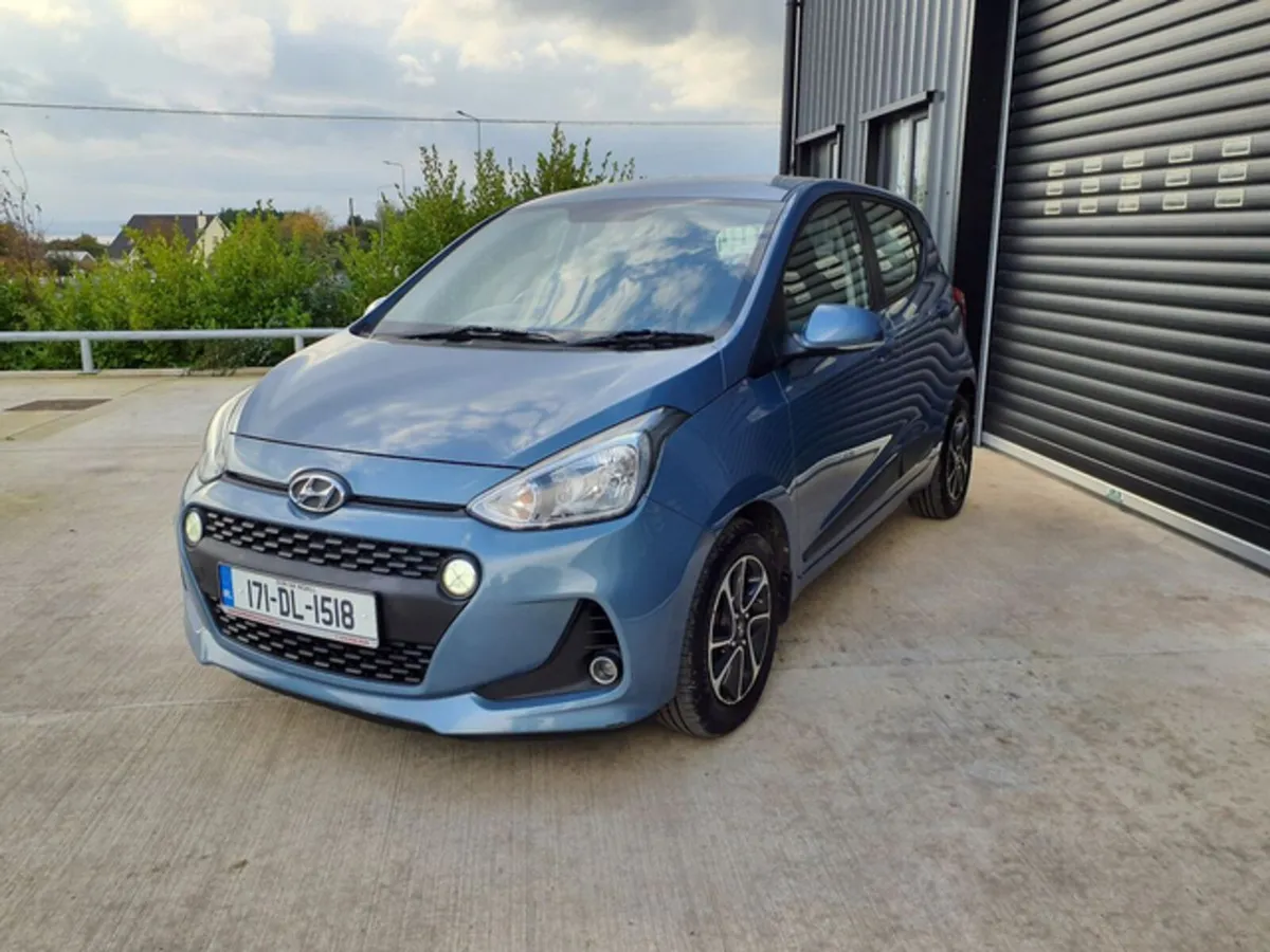 Hyundai i10 Deluxe 4DR - Image 3