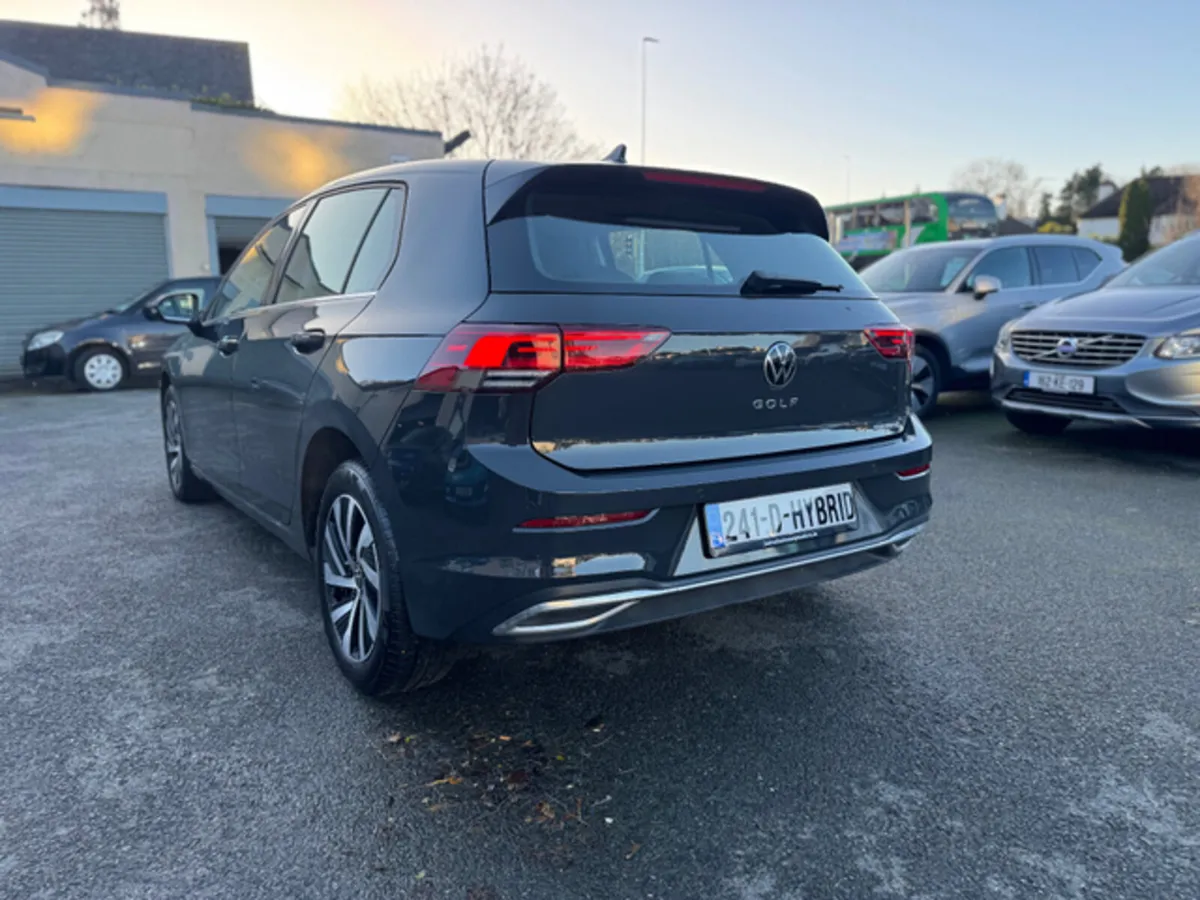 Volkswagen Golf STYLE TSI E-HYBRID S DSG - Image 3