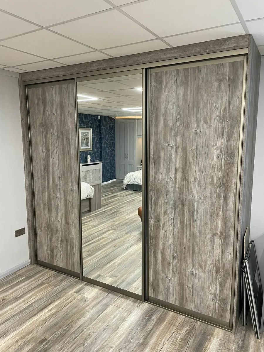 3 x Door Sliding Wardrobe - Image 1