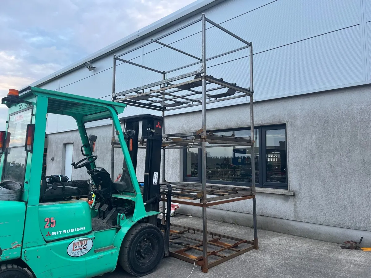 Heavy-duty steel frames €50 - Image 2