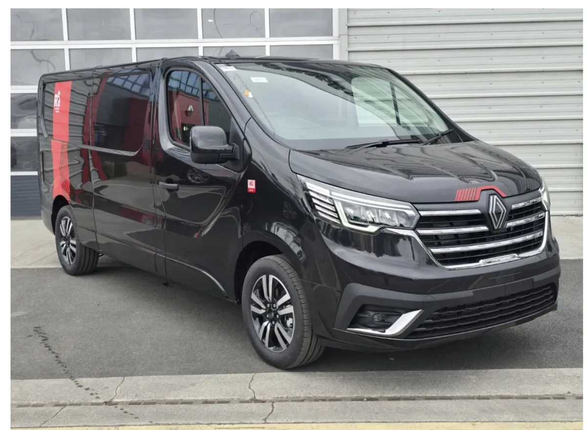 Renault Trafic Exclusive 170BHP Manual Black - Image 1