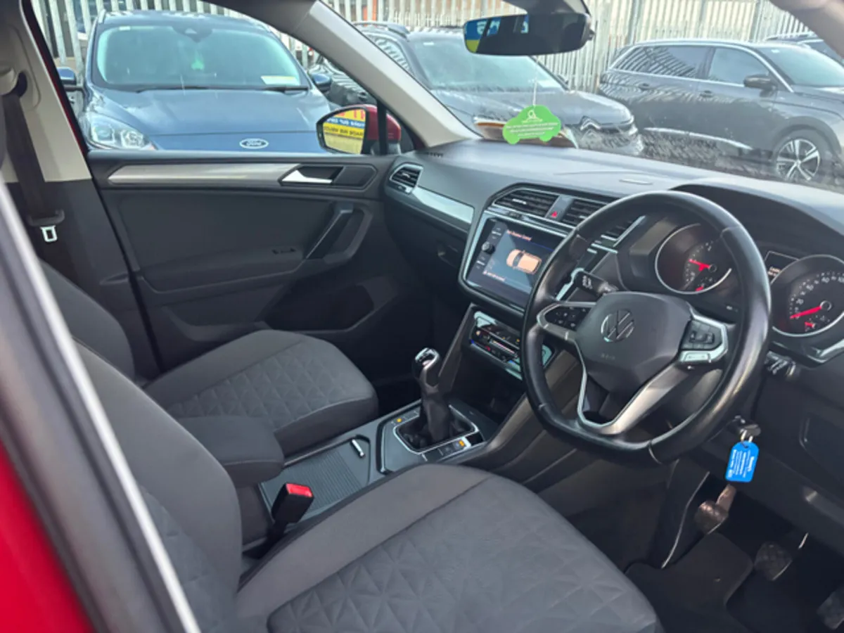Volkswagen Tiguan LIFE 2.0 TDI MANUAL 6SPEED FWD 1 - Image 4