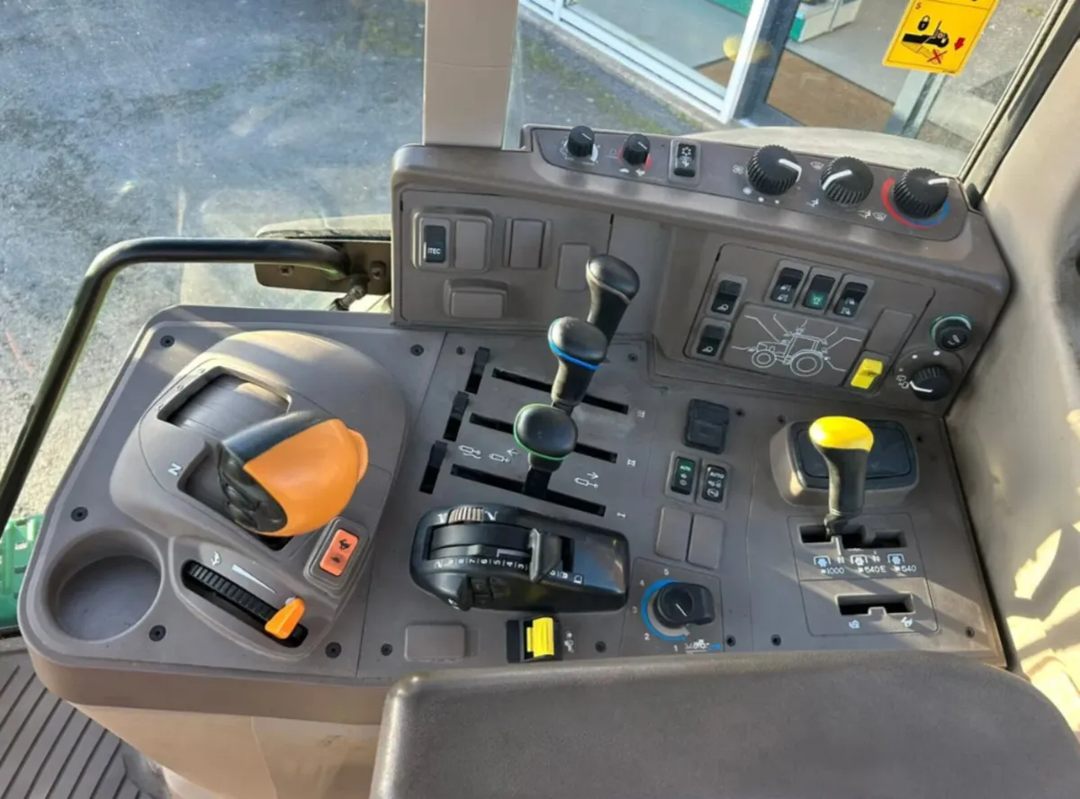 2019 John Deere 6155M - Image 3