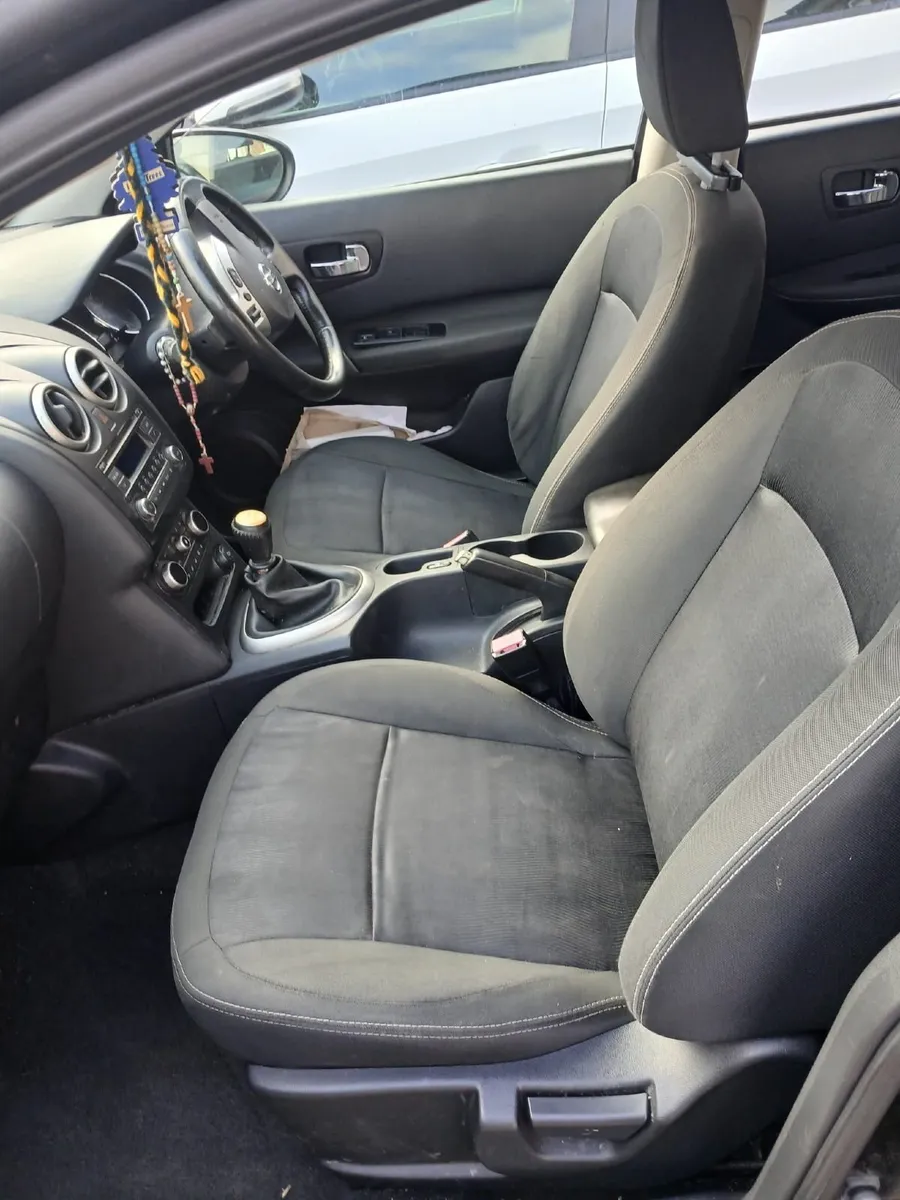 Nissan Qashqai 2011 - Image 2