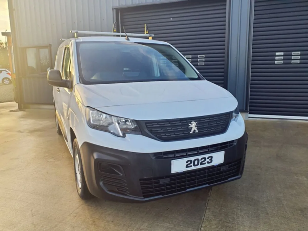 Peugeot Partner BLUEHDI PROFESSIONAL PREMIUM PLUS - Image 2