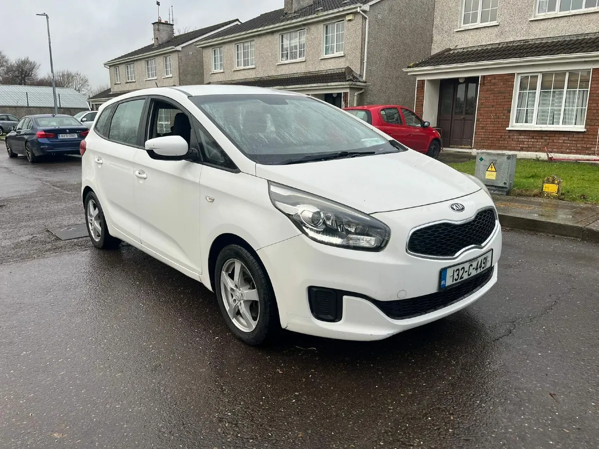 132 kia carens 7-seater - Image 1