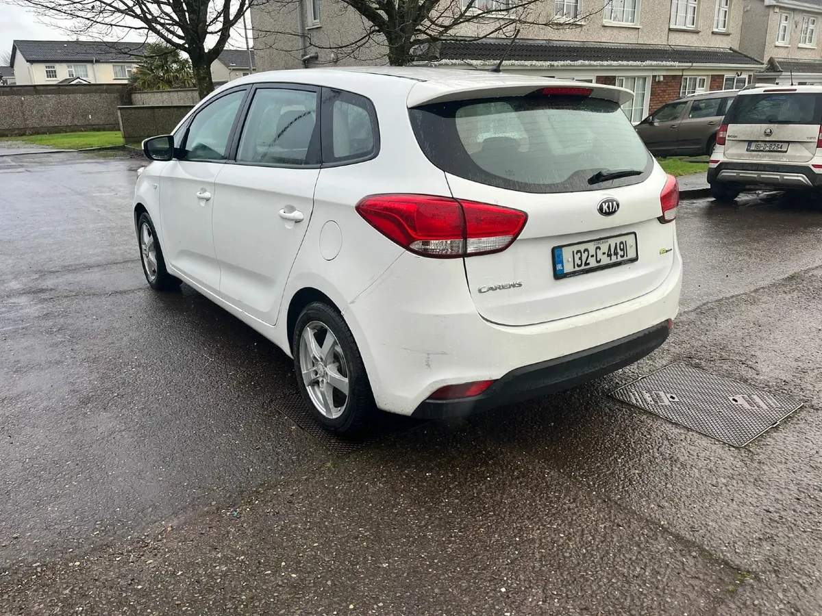 132 kia carens 7-seater - Image 2