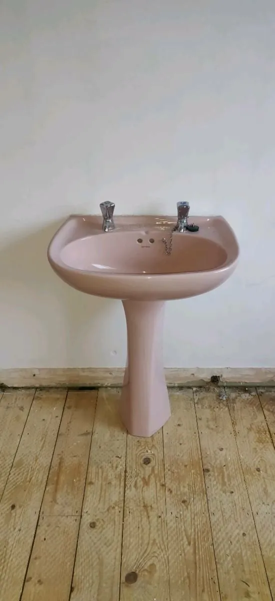 Sink (Bathroom) - Image 1